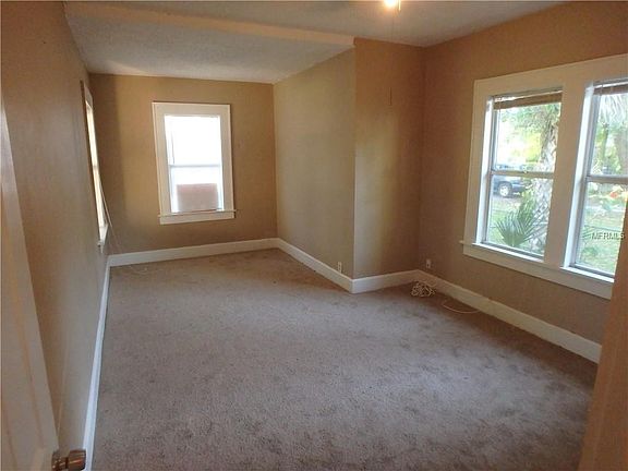 5th image of 1738 Granville Ct S