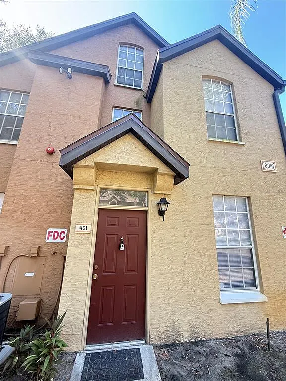 1 bed, 1.0 bath, 794 sqft, $1,300 — Photo 2