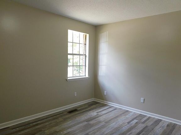 5th image of 175 N Harney St