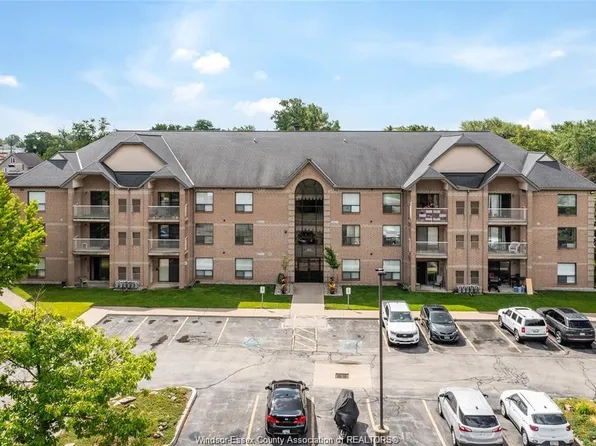 451 Grand Marais Rd W #315, Windsor, ON N9E 4S2