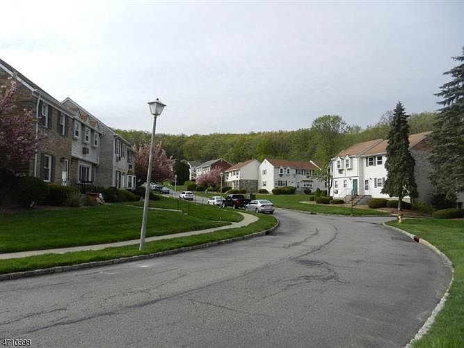 2nd image of 1008 E Tabor St