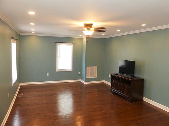 5th image of 406 Serpell St