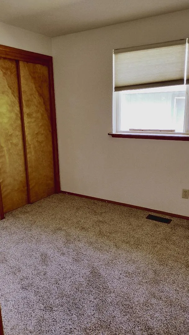 112 Rainier Ave S — Photo 4