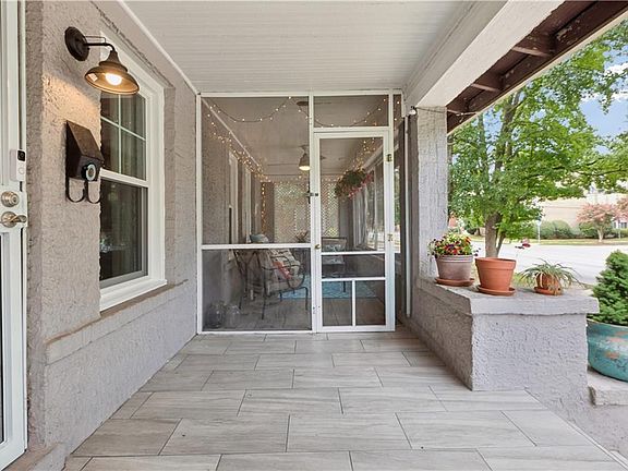 4th image of 2104 Hampton Blvd