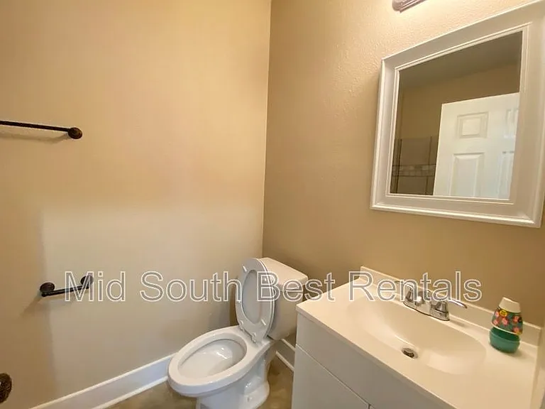 3315 Maryland Ave — Photo 5