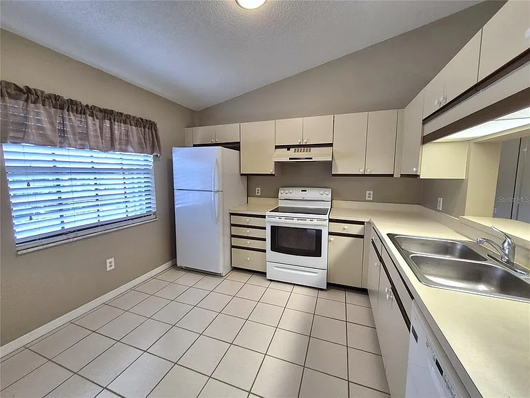 2150 Elm St #606 — Photo 5