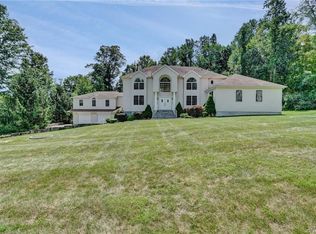 20 Betsy Rd, Mahopac, NY 10541