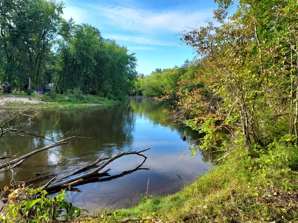 N River St, Evart, MI 49631