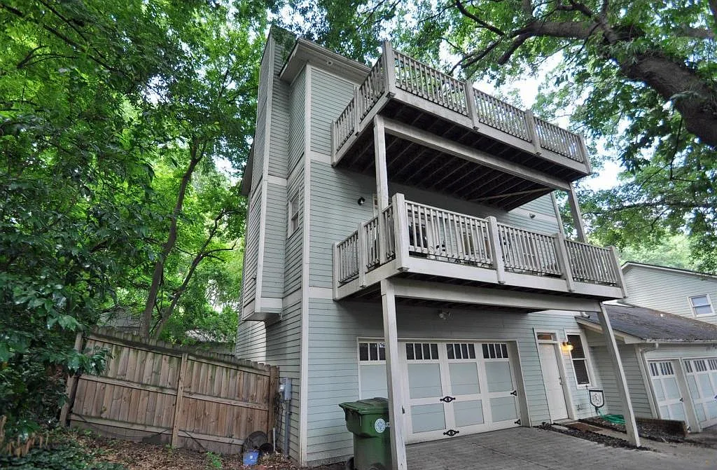 2 bed, 2.5 bath, 2000 sqft, $3,500 — Photo 4