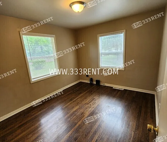 6302 E 149th Ter — Photo 9
