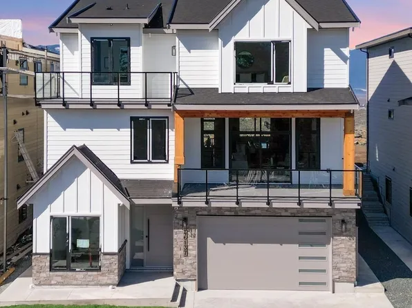 46137 Crestview Dr, Chilliwack, BC V2R 6G4