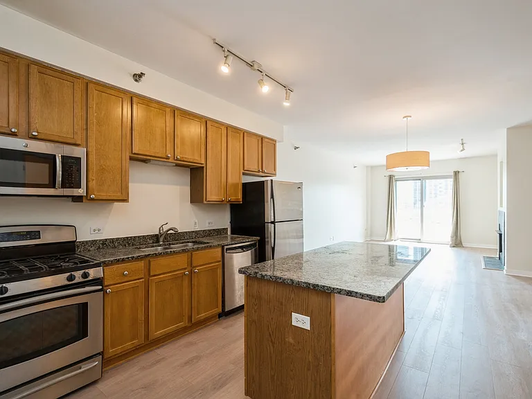 4350 N Broadway St #703 — Photo 5