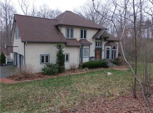 28 Old New England Rd, Branford, CT 06405