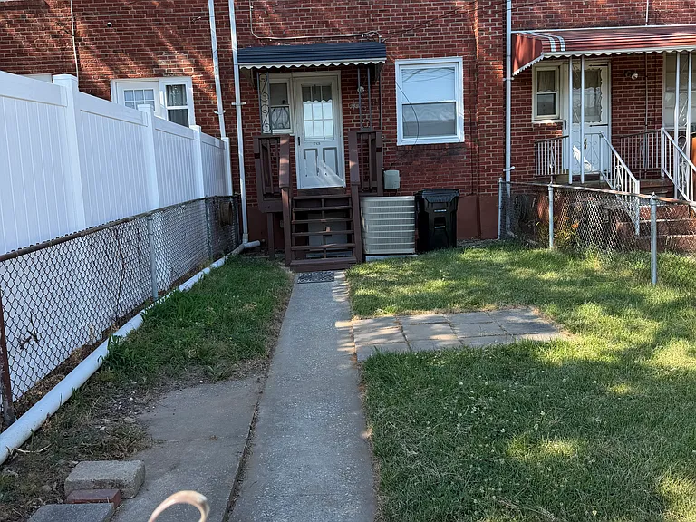 7926 Kavanagh Rd — Photo 2