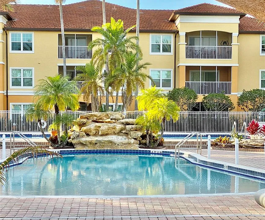 5447 Vineland Rd #1103
