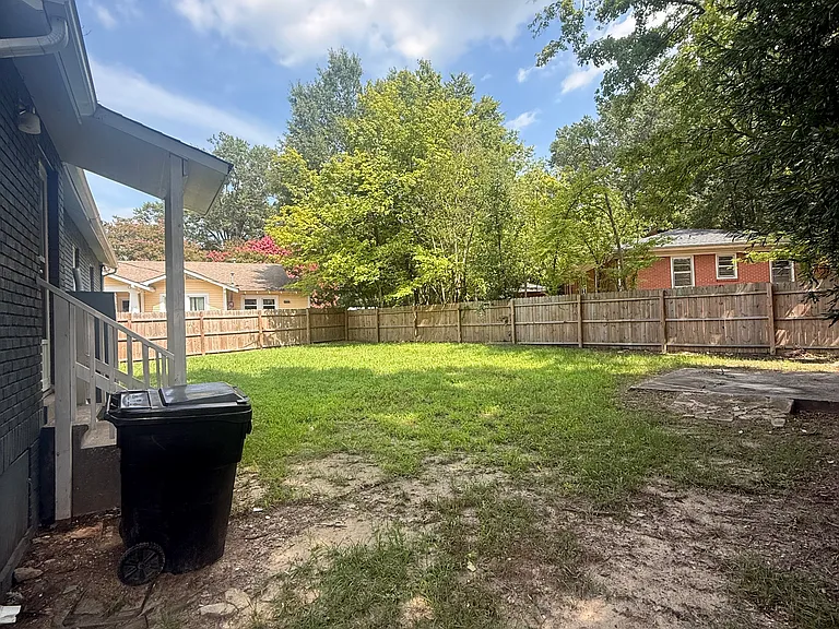 209 Highland Ave — Photo 33