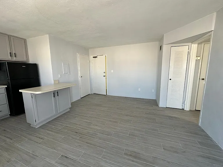 Ocean Reef Apartments — Photo 32