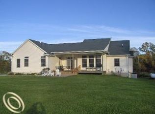 9385 Pierson Rd, Fowlerville, MI 48836