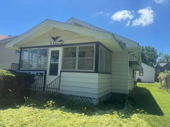 3222 4th Avenue Pl, Sioux City, IA 51106
