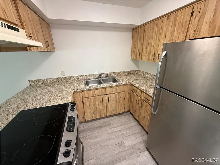 412 Tompkins St #4 — Photo 3
