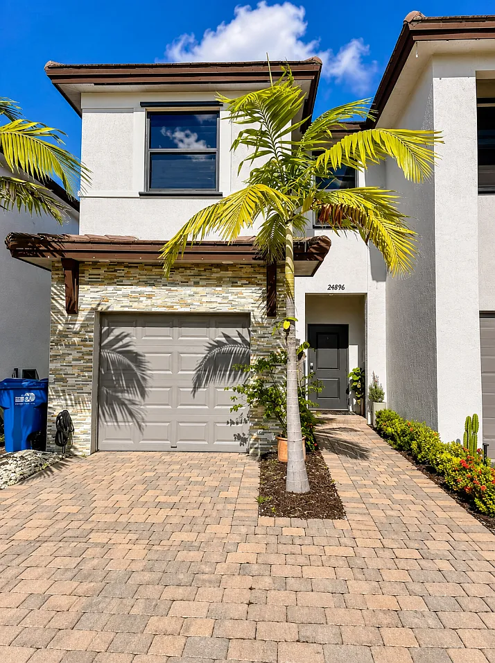 24896 SW 107 AVE — Photo 1