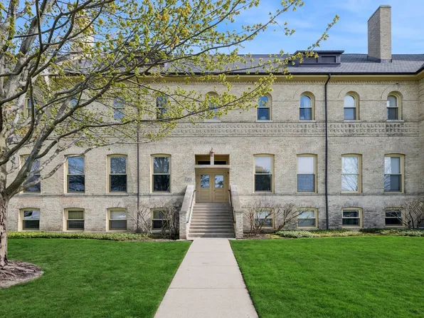 204 Leonard Wood S APT 204, Highland Park, IL 60035