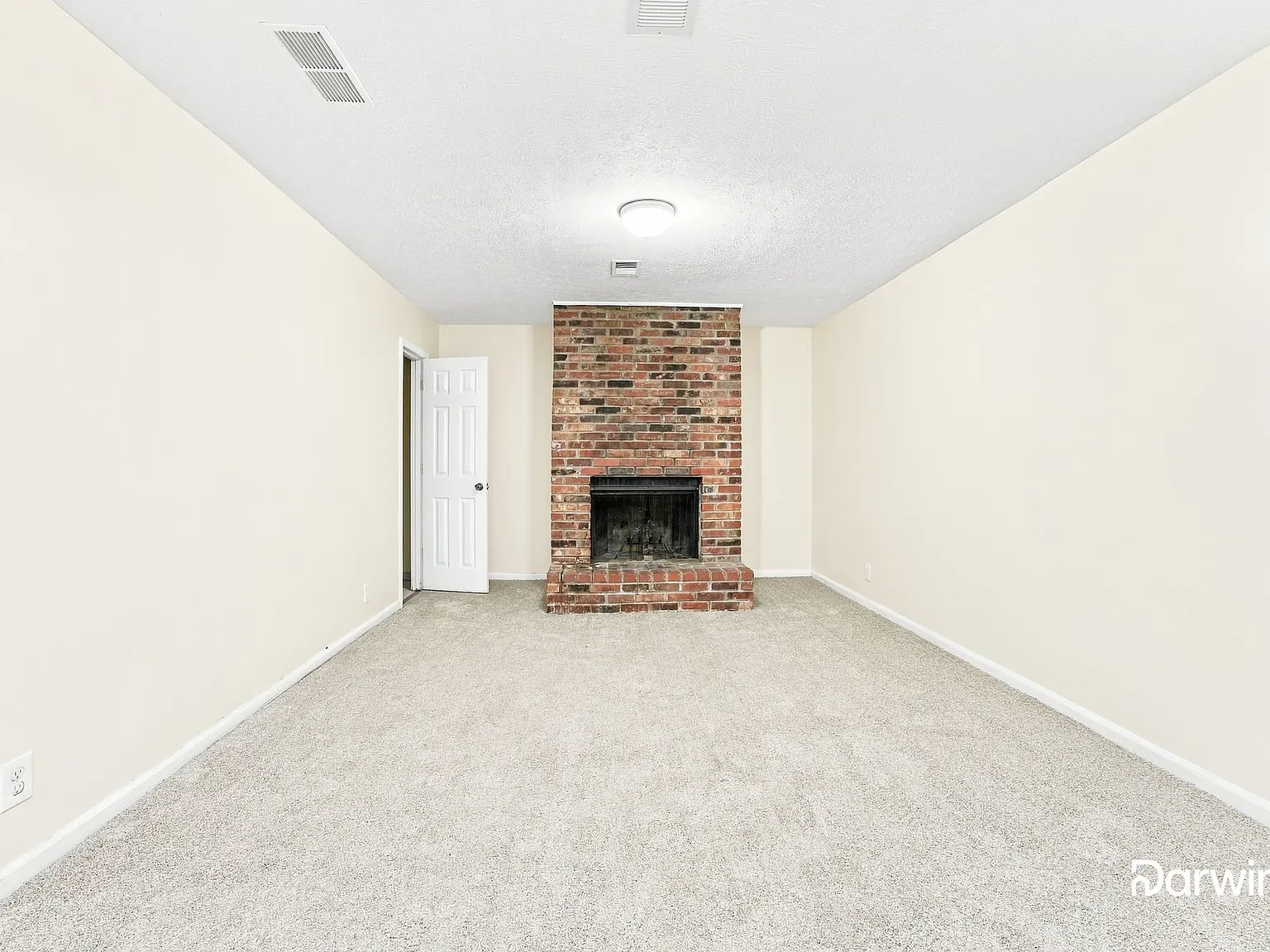 4 bed, 2.5 bath, 1790 sqft, $2,105 — Photo 4