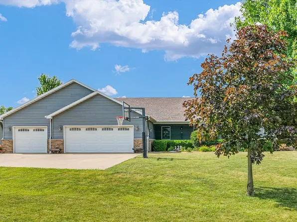 1125 Park Dr, Paxton, IL 60957