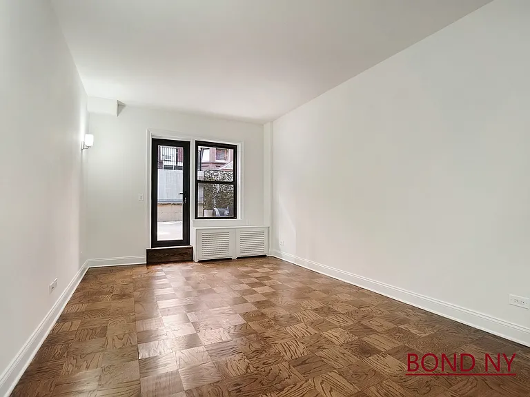 235 W 22nd St #2A — Photo 1