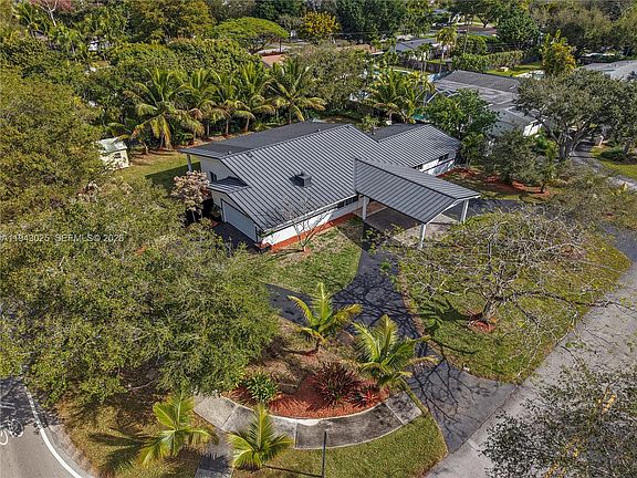 3rd image of 7695 SW 142nd St
