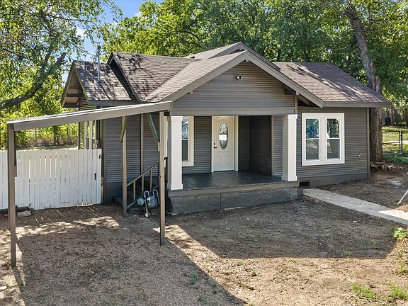 5th image of 1022 W Green St
