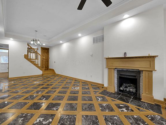 4th image of 29 E 2nd Ave