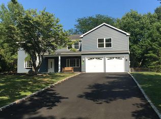 44 Knox Ln, Manalapan, NJ 07726