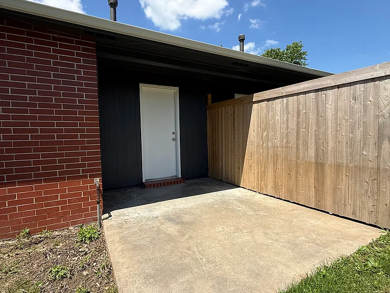 2247 Emily Circle Dr #A — Photo 17