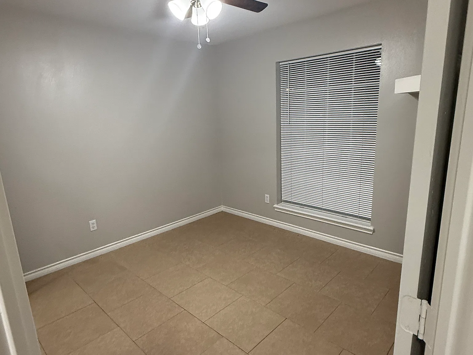 3 bed, 1855 sqft, $2,275 — Photo 2