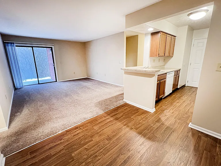 Deercross Apartments — Photo 90
