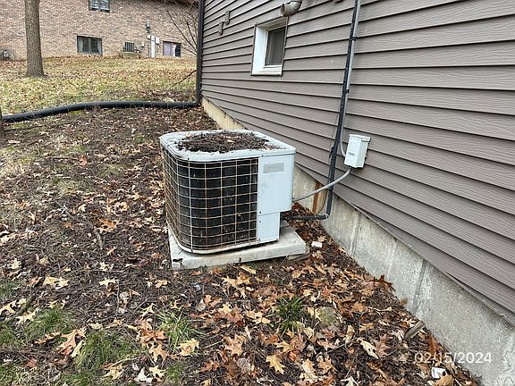 4th image of 2372 N Cliff Dr