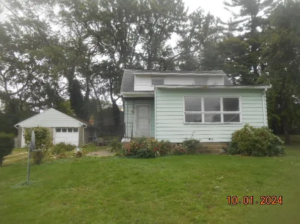 1437 W 40th St, Erie, PA 16509