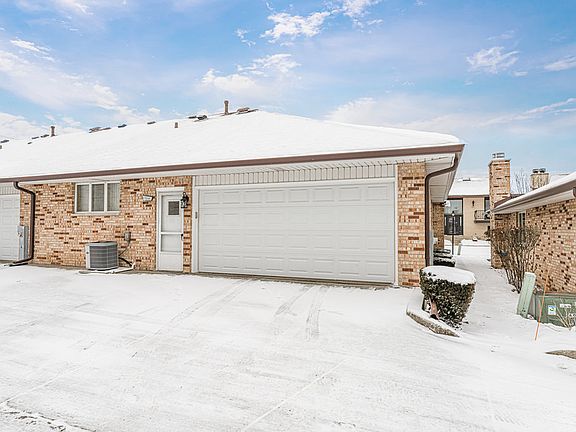3rd image of 7316 W 152nd St #71