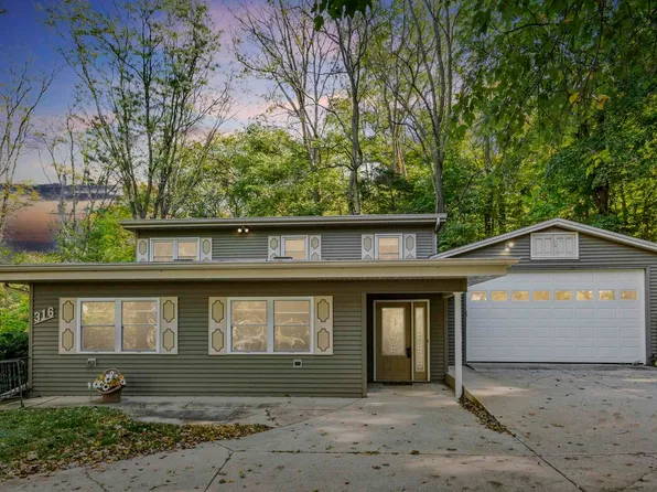 316 12th St, Rapids City, IL 61278