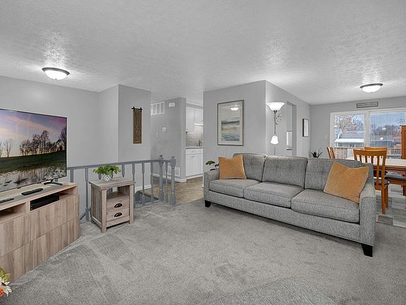 5th image of 2442 Onyx Ct