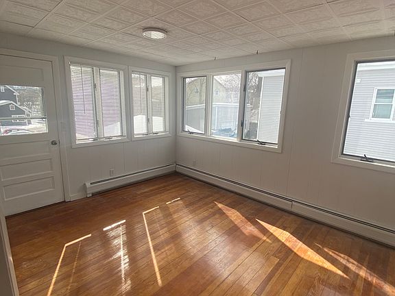 Sunroom/living room