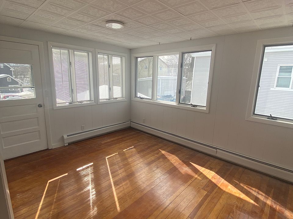 Sunroom/living room