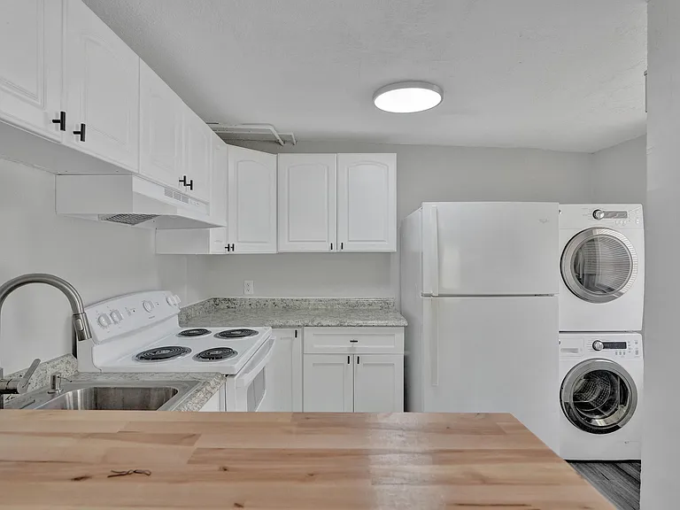 234 NE 14th Ave #2 — Photo 6