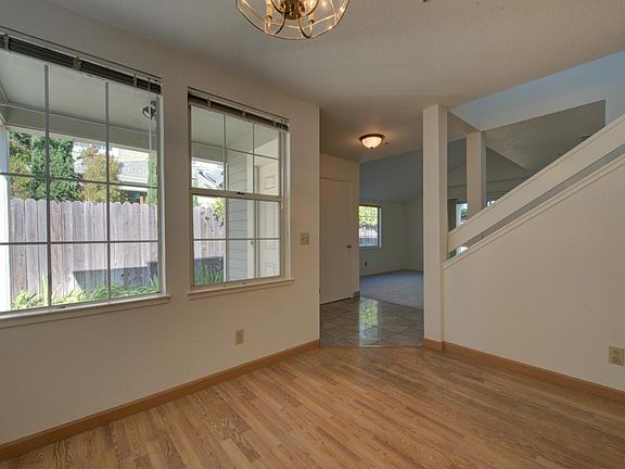 5th image of 2776 Elks Way