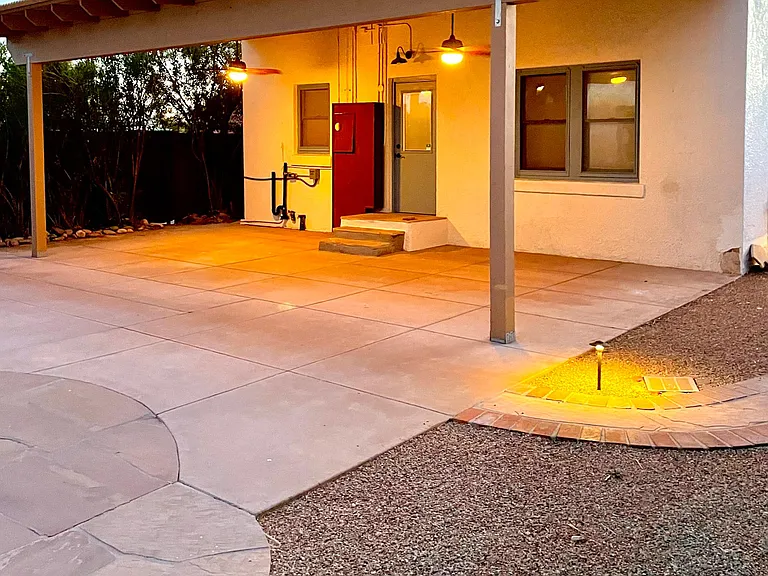 524 N Norton Ave — Photo 7