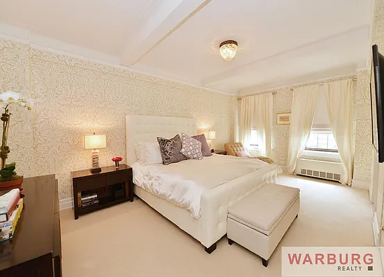 Sold by Warburg | media 12