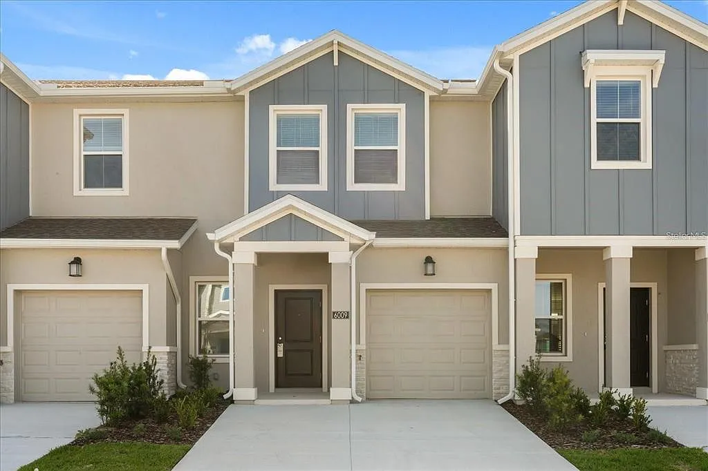 3 bed, 2.5 bath, 1689 sqft, $2,500 — Photo 1