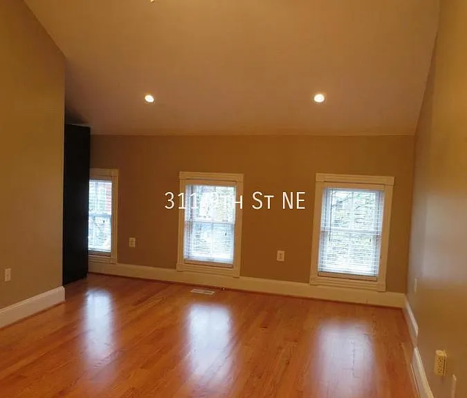 311 9th St NE — Photo 24