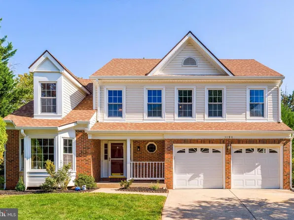 3198 Kinross Cir, Herndon, VA 20171